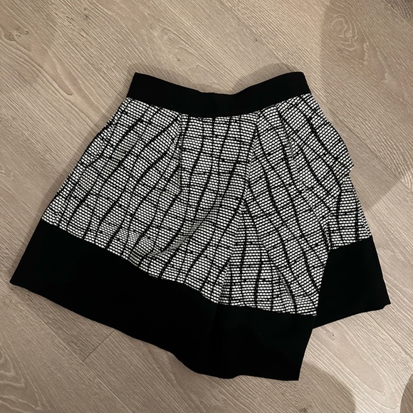 Banana Republic Asymmetrical Pleated Skirt - Picture 1 of 5